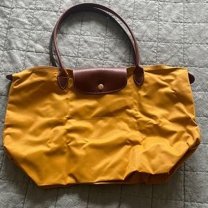longchamp le pliage small shoulder tote